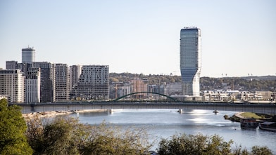 Vizitați unul dintre punctele de vânzare JUGOEXSIM