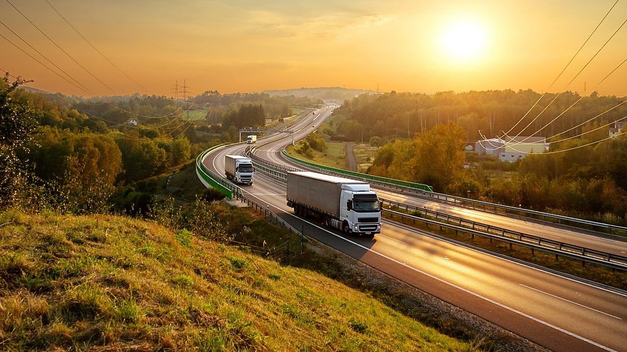 Vehicule pe două autostrăzi